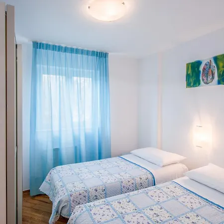 Bella Vista Apartment *